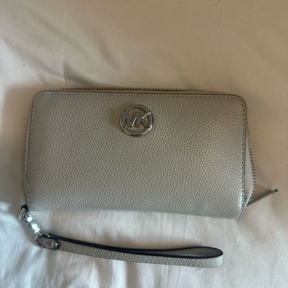 Michael Kors Grey Clutch Versatile Leather Accessory